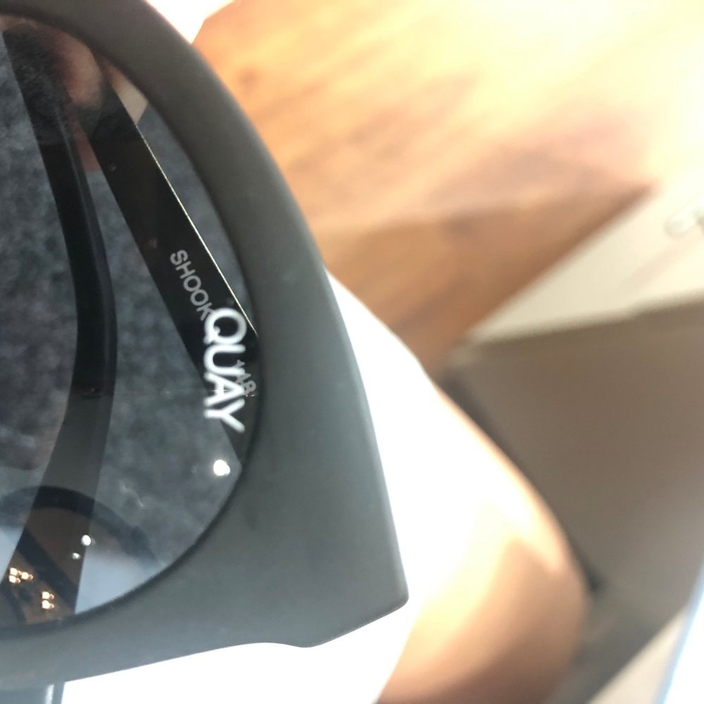 Quay Sunglasses - Picture 3 of 6